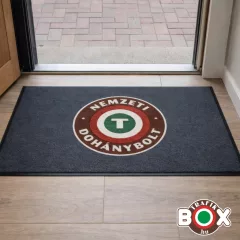 Light Lábtörlő Szőnyeg Nemzeti Dohánybolt logóval